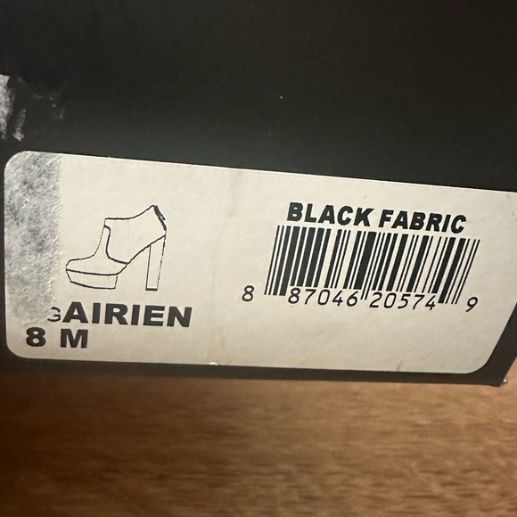 G by Guess Airien booties - Picture 3 of 3